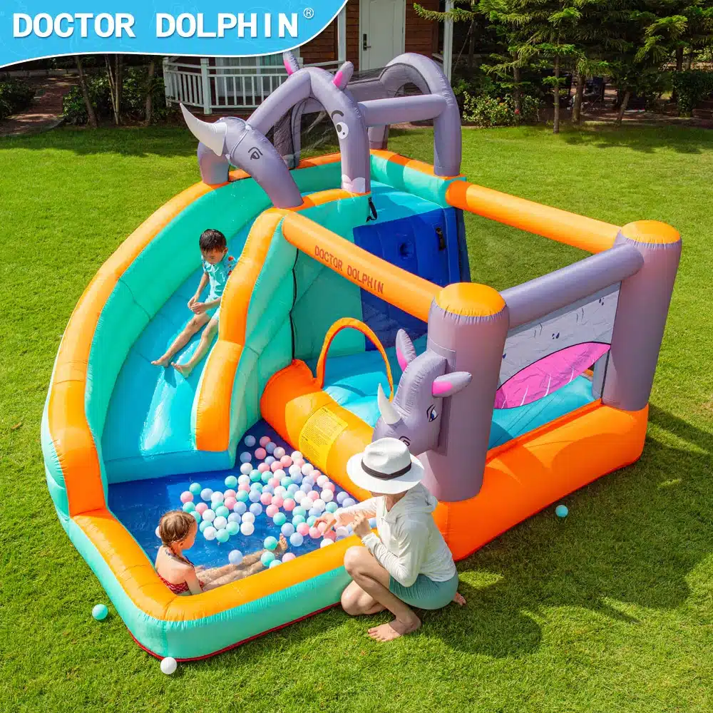 מתקן קפיצה מתנפח הקרנפים | המקפצה הרטובה | Doctor Dolphin