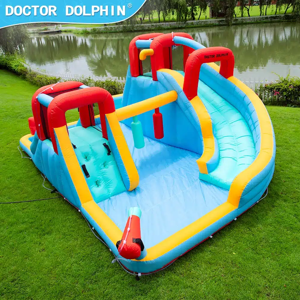 מתקן מתנפח ענק עם מים ושתי מגלשות | מתקן רטוב | Doctor Dolphin